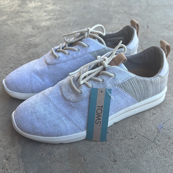 TOMS Shoe Women’s 7.5 NWT - Picture 1 of 8